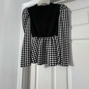 SHEIN Black and White Houndstooth Top